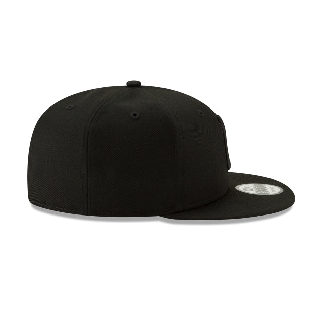 Indianapolis Colts Basic Black On Black 9FIFTY Snapback Hat - Image 6
